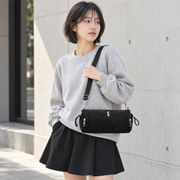 미니백에서 원통백으로 변신하는 확장형 숄더 크로스백
